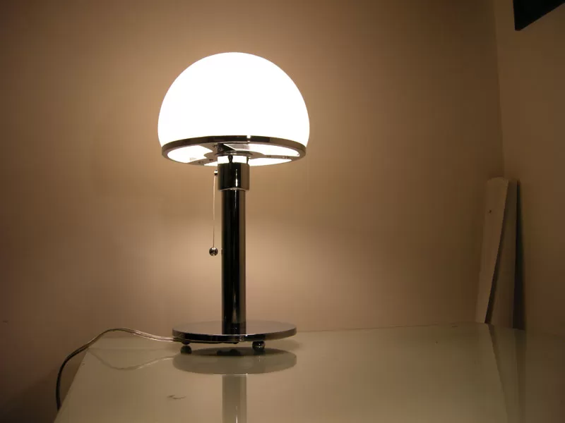 Lampada con base in acciaio - Wilhelm Wagenfeld, 1923 - Riedizione - immagine 2
